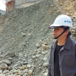 2021年春分之際，藝術(shù)家-王忠龍前往築願景基地尋找創(chuàng)作的原石。