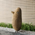 將這些原石創(chuàng)作成一隻隻逗趣、富有生命力的鳥兒，用藝術(shù)家的「鐵石心藏」展現(xiàn)每段故事的獨特之處。