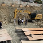 偌大的1300坪建築基地中，尋覓各式各樣的原石，每一塊宛如渾然天成的藝術(shù)品，承載著歷史的沉澱與生命歷程。