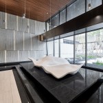 大廳水景上的藝術(shù)品    實(shí)景圖