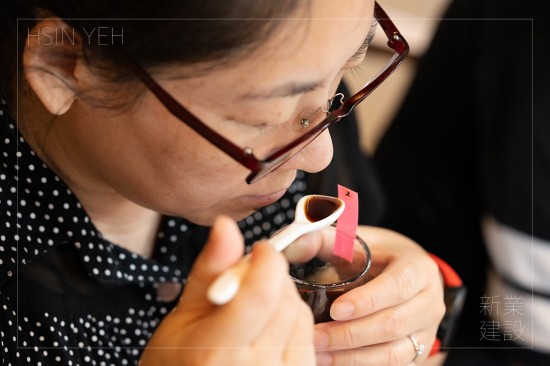 在地風(fēng)土記憶轉(zhuǎn)化為真切的感受，把這獨(dú)特氣味的記憶留存在腦海裡，並長存於心。