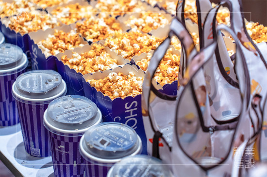 2025年第二場(chǎng)「新業(yè)FUN映所」與臺(tái)中的家族好友相聚，附上香甜可口的爆米花及清涼飲品，揭開維京世界的冒險(xiǎn)篇章。