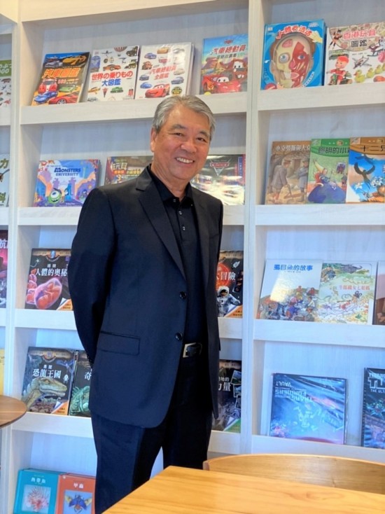 新業(yè)大家長穆椿松名譽董事長，於益品書屋分享：「由旅遊者角度－穿越日本史」講座。