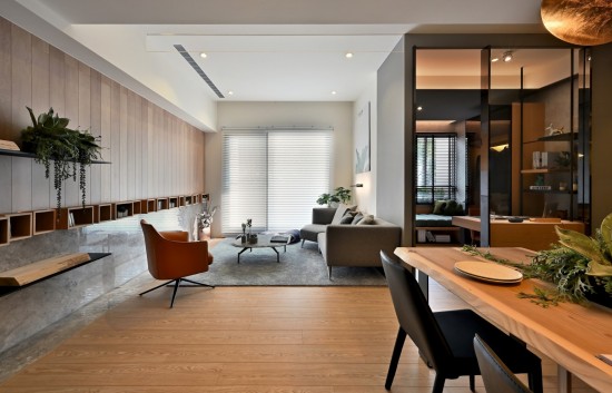 採光，始終是一個(gè)空間裡最不容忽視的張力。