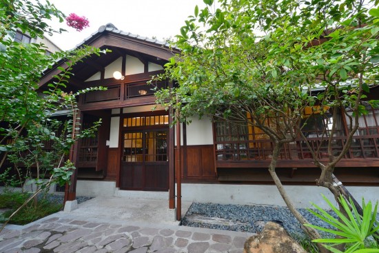 今年走春，不妨來臺中文學(xué)館走一遭。細(xì)聽蟲鳴鳥叫及綠意圍繞，讓文學(xué)給我們一雙想像的翅膀，飛越圍牆到任何想到達(dá)的遠(yuǎn)方。(圖片來源:文化部)