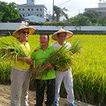 農友翁先生樂天知命及爽朗笑容，感染了我們。