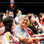 吳金黛以溫柔愜意的演說風(fēng)格，縷縷的閒適感，共度了溫暖人心的午後時(shí)光。