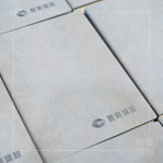 致贈(zèng)溫潤(rùn)的米灰色新業(yè)手札為伴手禮，將聲音轉(zhuǎn)為文字紀(jì)錄，保留住心中被觸動(dòng)的那份情感。