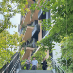 坐落於水湳智慧城中央公園陸橋旁的建案，落實(shí)了原野美學(xué)的景觀設(shè)計(jì)。