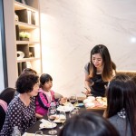 不同品種的乳酪，因?yàn)樗岫?、質(zhì)地差異，也很適合與紅酒、白酒、咖啡一同品嚐，可襯托乳酪獨(dú)特風(fēng)味，彼此在味蕾上取得平衡。