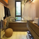 對(duì)生活喜歡井然有序的人來(lái)說(shuō)，更衣室就像管家一樣，上衣下著整齊排列在前，出門(mén)「欽點(diǎn)」時(shí)更加優(yōu)雅從容。