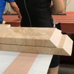 不同的邊角可滿足各種裝修用途，讓磚材與牆面的銜接處更自然且密合。根據(jù)面切的角度，這階段的加工還有「正切」與「背切」之分。