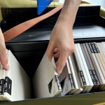 宛如挑選CD般，每一片板材都寫入獨(dú)一無二的生活旋律，在下廚食光中飄盪繞樑。