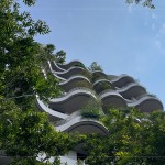 位於單元十二河岸，擁有曲線宜居陽(yáng)臺(tái)與水岸環(huán)境地貌相結(jié)合，也因此獲得宜居建築設(shè)計(jì)獎(jiǎng)的殊榮。