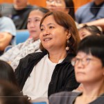 製作人以溫柔又閒適的語(yǔ)調(diào)分享故事，恣意地聆聽著這段奧妙旅程，儘管戶外下著大雨，演奏廳內(nèi)卻是滿滿的感動(dòng)與溫暖。