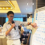 每一張紙都記錄著智慧的成果，新業(yè)職人團隊努力化虛為實，發(fā)掘更多觸動客戶滿意的Wow！時刻。