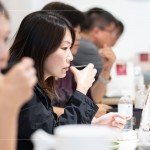 觀其色、聞其香、品其味，感受茶香帶來的溫暖，土地孕育的風(fēng)味，以茶湯滋潤(rùn)心脾、心緒，在喘息間緩緩收整，為忙碌的生活安排一縷閒適。