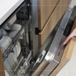 告別飯後清洗碗盤的苦差事，嵌入式洗碗機(jī)完美融入，並因應(yīng)空間條件隨心配置。