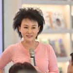 譚老師近距離與我們接觸，告訴我們?nèi)绾伪芏?、降低各種毒素的影響，也破解「大家都這麼說(shuō)但不見(jiàn)得正確」的流言，讓無(wú)毒的生活更精準(zhǔn)到位。