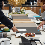 嚴選合宜的廚具板材，搭配帶有溫度的紋路設計，在建築師細膩的眼光下，規(guī)劃出最適合且匹配的物件。