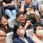 明華園巡演23個(gè)國(guó)家、65座國(guó)際城市，並深入非洲育幼院，與孩童交流互動(dòng)，為戲曲注入新生命，無(wú)論是孩童還是長(zhǎng)者都充滿好奇與讚歎，對(duì)臺(tái)灣的傳統(tǒng)文化深感敬佩。