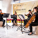 音符的抑揚(yáng)頓挫，溫柔的感染力，深深療癒著現(xiàn)場(chǎng)聽眾。