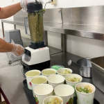 半流質(zhì)餐是為長(zhǎng)者提供進(jìn)一步的照護(hù)，藉由更好入口的餐點(diǎn)，讓長(zhǎng)者獲得充分的營(yíng)養(yǎng)價(jià)值。