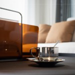 以清新風(fēng)光佐一杯手沖咖啡，喚醒美好的一天。