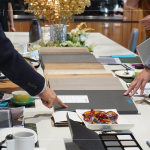 嚴(yán)選合宜的廚具板材，規(guī)劃合適、匹配的物件，擁有多變紋路及色澤，激發(fā)更多的想像空間。