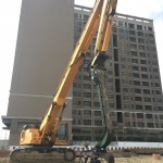 打樁機(jī)有力的臂膀，象徵著大刀闊斧的氣魄，同時(shí)也少不了對(duì)於細(xì)節(jié)的精鑄擘劃。