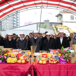 透過(guò)聲聲祝福，繫起天地與人之間的對(duì)話，期盼即將開(kāi)啟的工程順利、人員平安 。