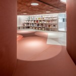 讓孩子迫不及待追、跑、跳的多元化空間，添了幾許來自童話書的書香氣息。