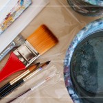 各式多樣性的畫筆，方能完成一項專屬的作品，創(chuàng)作的同時，也是記錄生活的方式。