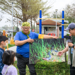 一張張筏子溪生態(tài)實(shí)景圖，透過(guò)荒野保護(hù)協(xié)會(huì)生動(dòng)的解說(shuō)，讓家長(zhǎng)和小朋友對(duì)生物有更進(jìn)一步的認(rèn)識(shí)，也見(jiàn)識(shí)到生態(tài)系統(tǒng)中的食物鏈。