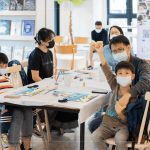 分享鯨魚為何走向陸地?為什麼海裡有好多的垃圾? 孩子們一個個發(fā)表，說出他們的觀察。