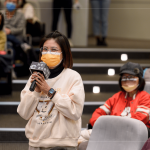 家族、粉絲的踴躍提問(wèn)，子育的暖心回應(yīng)，溫暖真摯令人動(dòng)容。