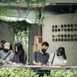 寫下對新業(yè)說的話，感謝當(dāng)日撥空參與的家族朋友們，在格子書席一隅，透過一字一句留下的回饋與鼓勵，新業(yè)珍藏於心。