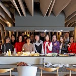 社區(qū)廚具教學(xué)活動(dòng)，用心款待家人的胃，年末將近，觀峰也為您帶來(lái)順心、平安美好的祝福。