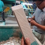 磁磚經(jīng)過窯爐燒製，可看出試煉前後差異。前一片是經(jīng)過燒窯的磁磚，與後方未經(jīng)窯爐燒製的磁磚相比，明顯變得精實，表面色澤紋路更清晰，最重要的，是其堅韌度變得更高，作為建材使用更安心。