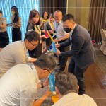 團隊合作需腦筋急轉(zhuǎn)彎，思考如何有效率的傳接球，再討論分工策略，從過程中調(diào)整方法，創(chuàng)造團隊佳績！