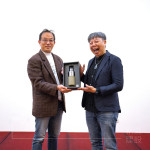 新業(yè)客製化HYDY保溫壺，分享給今天的講師，將這份心意恆溫待續(xù)，如同新業(yè)一如往常的陪伴。