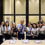 新業(yè)建設(shè) 名譽董事長 穆椿松賢伉儷(中) 到場參與活動盛事，一同支持藝文日的舉辦，親身感受舞臺劇魅力!