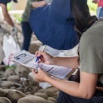 記下我們這一次的行動記錄表，經(jīng)由這一次的『綠色行動』，我們撿起了7.6公斤的可回收垃圾，與24.3公斤的不可回收垃圾。