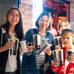 分級為普遍級的功夫熊貓4，迎來了一家大小的好夥伴們，大手?jǐn)y小手一同進戲院觀賞這部歡樂滿滿的作品。