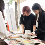 『讓書本繼續(xù)去旅行』透過捐贈及二手書交換，＃共享_共好，感謝當日許多熱心的家族好友，並贈送專屬明信片，投遞郵筒，創(chuàng)造回憶。