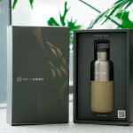 獻(xiàn)上一份溫暖的心意–新業(yè)客製化海迪保溫壺，感謝講師遠(yuǎn)道而來的分享，將新業(yè)的陪伴融入在日常中。