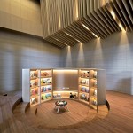 兒童遊戲室挑高六米，孩子翻閱扉頁(yè)之時(shí)、與父母的對(duì)話之中，在建築大方格局的襯托下，逐漸養(yǎng)成大器、浩然的氣度。－【新業(yè)宜家】。