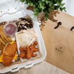 致上T2 Café特製輕食餐盒，可口扎實的墨式雞肉烤餅及濃厚的巧克力布朗尼，為集中精力的手作活動後帶來一份愜意的午茶時光。 