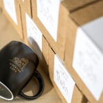 獻上新業(yè)家族的霧面質(zhì)感馬克杯，象徵一份美好與精緻－無論是早晨或午後，用杯中的香氣，一點一滴完整了理想的生活。