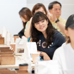 一場(chǎng)給心靈的療癒時(shí)光，放慢步調(diào)，傾聽藥草絮語，練習(xí)並享受與自己的對(duì)話。